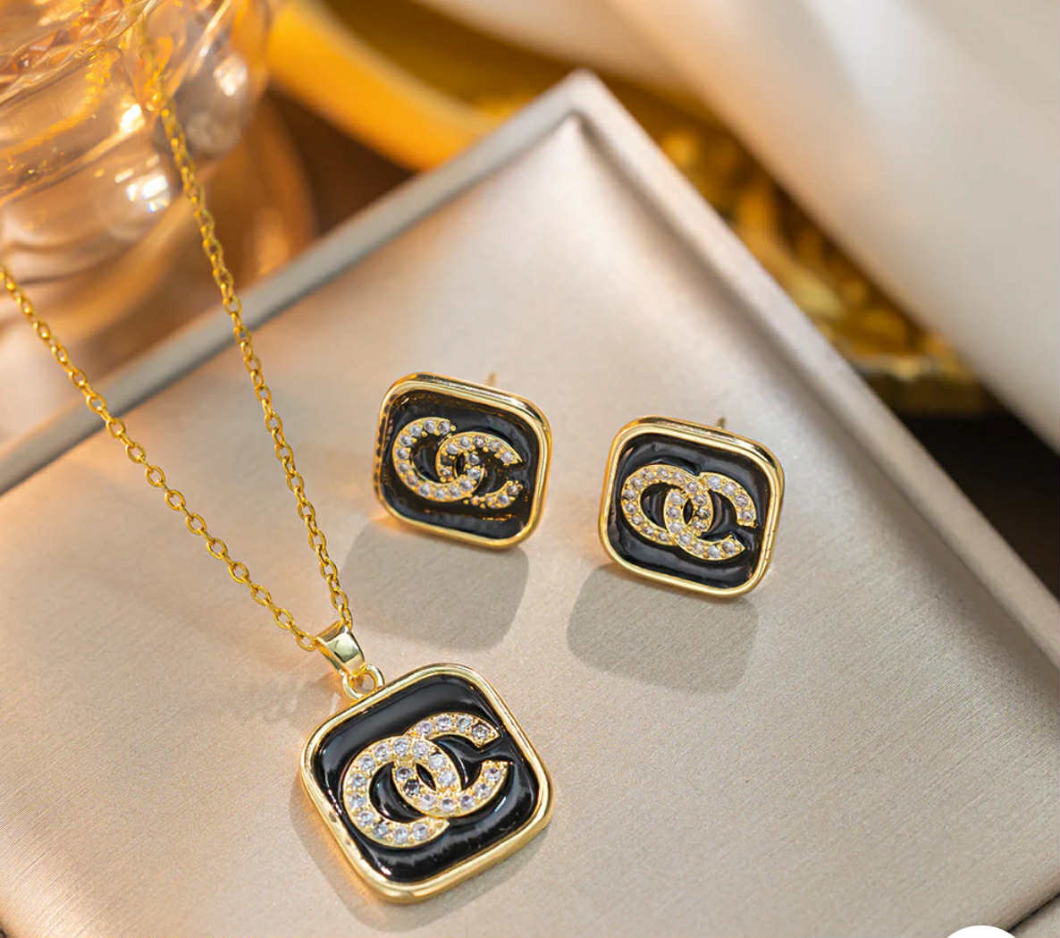 Black and Gold Luxe Square Jewelry Set